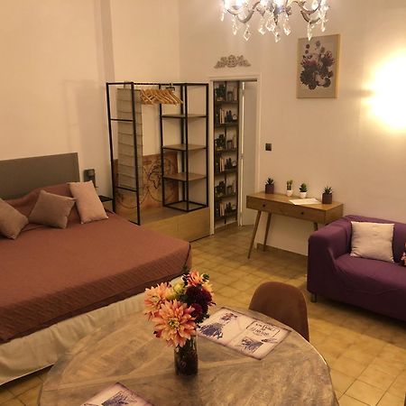Studio Au Coeur D'Avignon Intra-Muros ภายนอก รูปภาพ