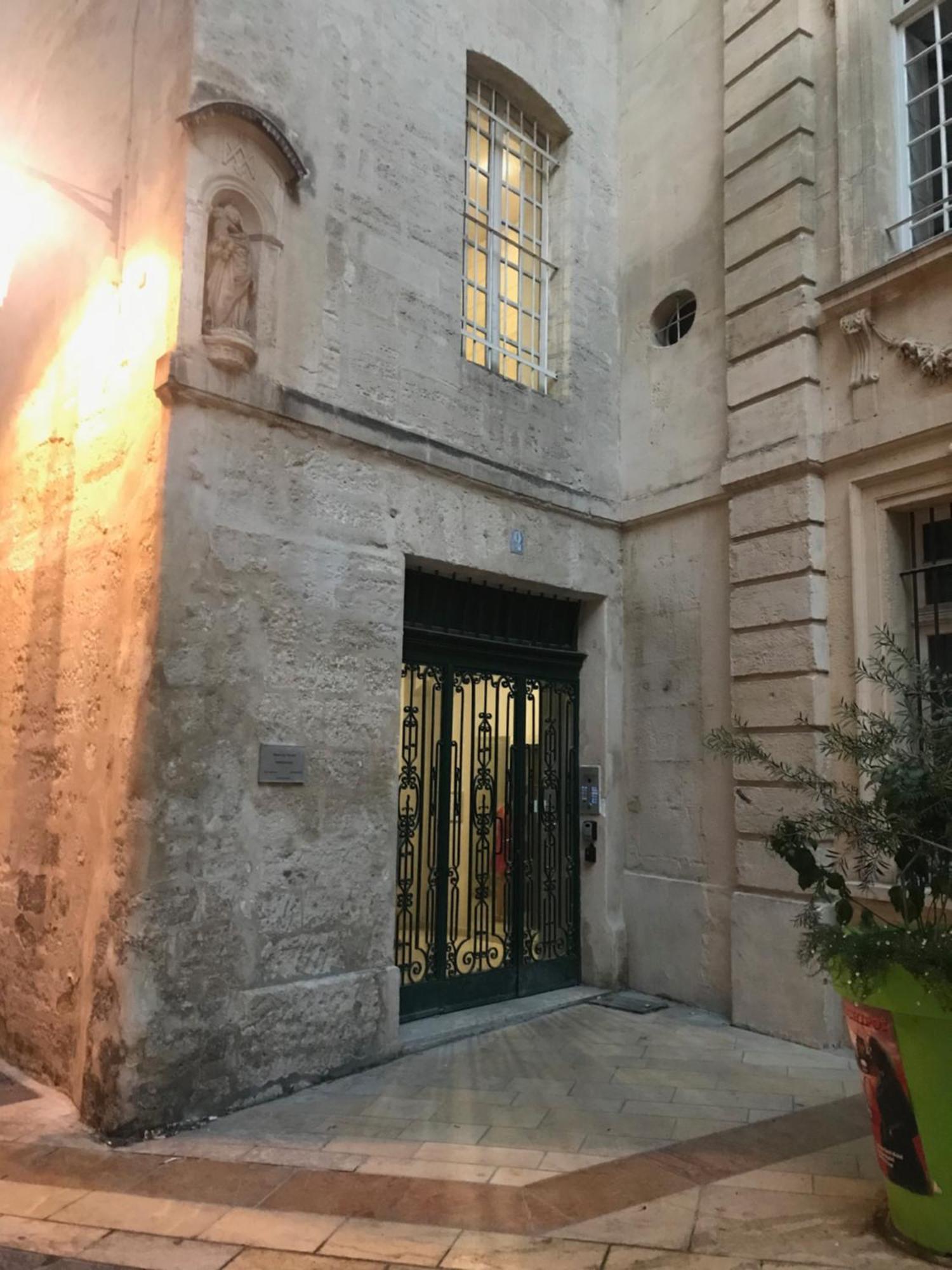 Studio Au Coeur D'Avignon Intra-Muros ภายนอก รูปภาพ